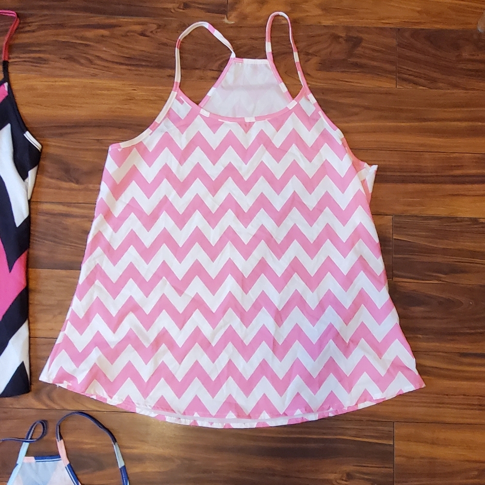 Tank Tops - Picture 3 of 4